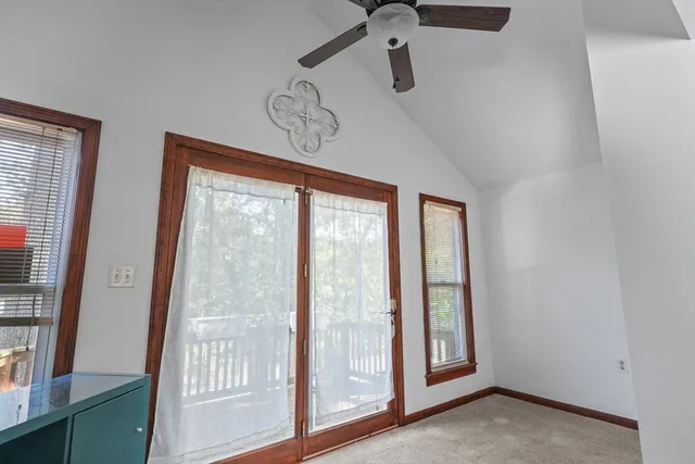 a view of livingroom with furniture