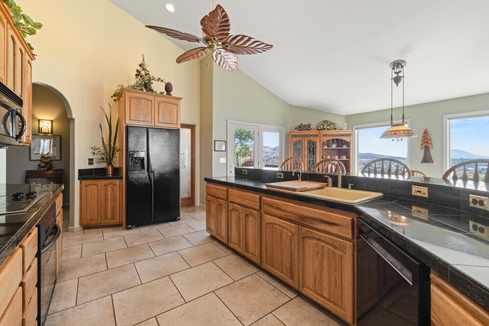 4865 Sunset Ridge Road Klamath Falls, OR 97601 - Photo 13 of 33 4865SunsetRidgeRd-50