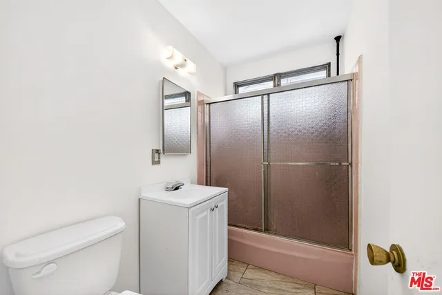 $1,580,000 | 304 East 95th Street, Los Angeles, CA 90003