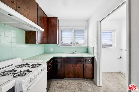 $1,580,000 | 304 East 95th Street, Los Angeles, CA 90003