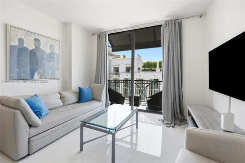$590,000 | 301 Altara Avenue, Unit UPH1005, Coral Gables, FL 33146