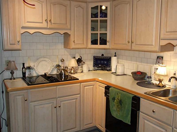 121 Old Fall River Road Swansea, MA 02777 - Photo 4 of 13 Gallery Image 4