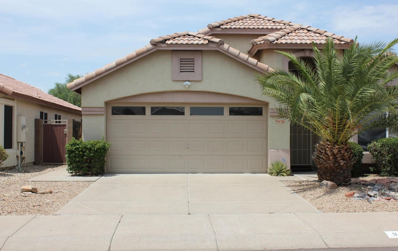 9456 East Pine Valley Road Scottsdale, AZ 85260 - Photo 5 of 18 a front view of a house