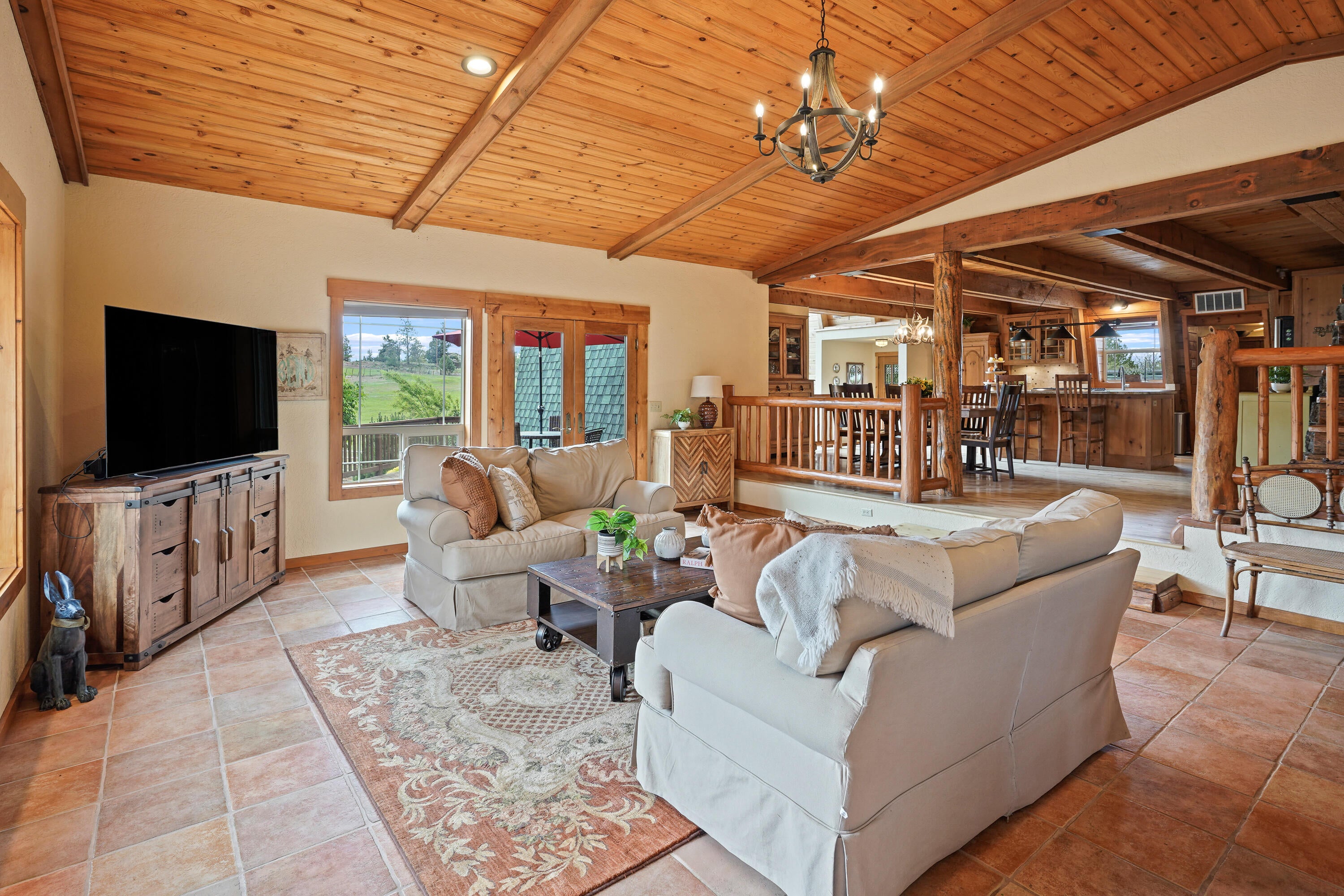 62760 Dixon Loop Bend, OR 97701 - Photo 20 of 69 19 great room
