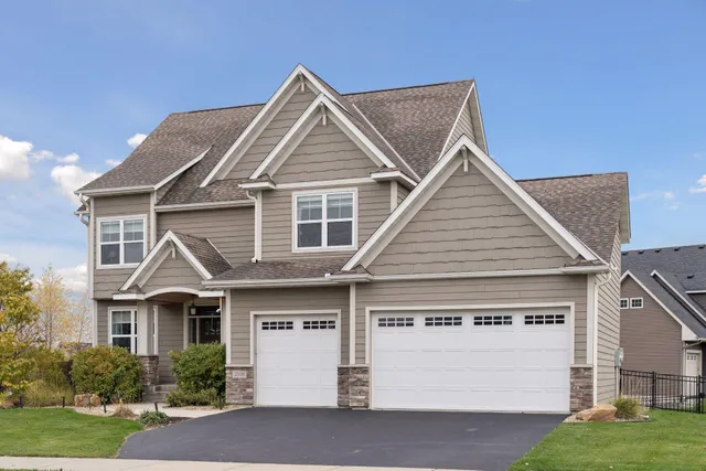 $844,900 | 2559 Woods Drive, Victoria, MN 55386