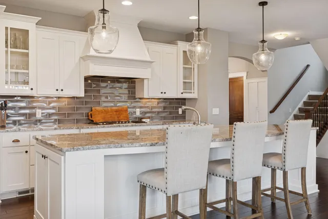 $844,900 | 2559 Woods Drive, Victoria, MN 55386