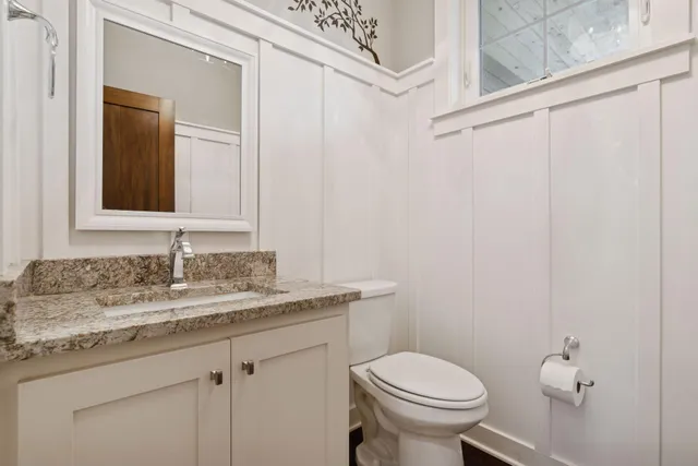 $844,900 | 2559 Woods Drive, Victoria, MN 55386