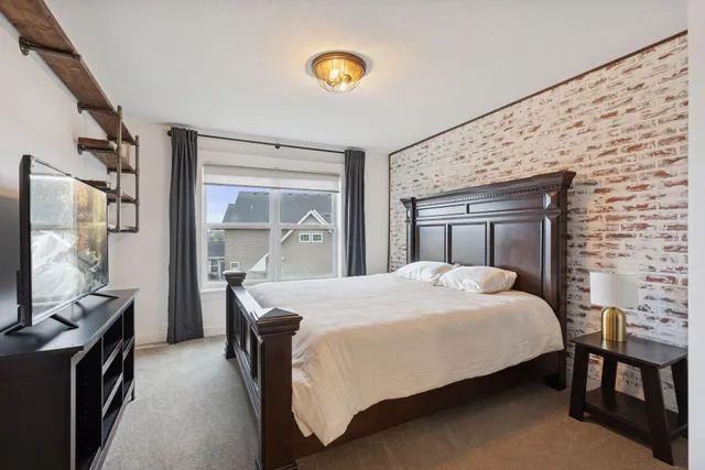 $844,900 | 2559 Woods Drive, Victoria, MN 55386