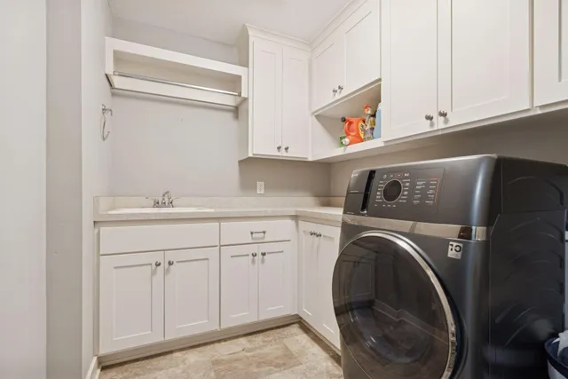 $844,900 | 2559 Woods Drive, Victoria, MN 55386