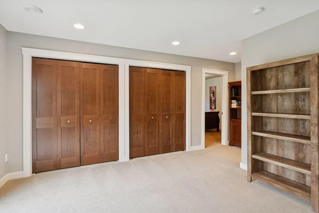 $844,900 | 2559 Woods Drive, Victoria, MN 55386