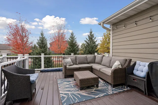 $844,900 | 2559 Woods Drive, Victoria, MN 55386