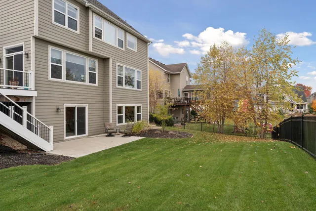 $844,900 | 2559 Woods Drive, Victoria, MN 55386