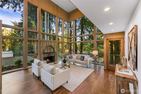 $1,798,000 | 2261 West Lake Sammamish Parkway Southeast, Bellevue, WA 98008