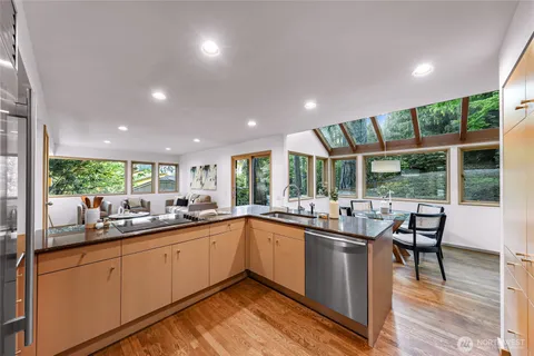 $1,798,000 | 2261 West Lake Sammamish Parkway Southeast, Bellevue, WA 98008