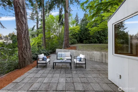 $1,798,000 | 2261 West Lake Sammamish Parkway Southeast, Bellevue, WA 98008