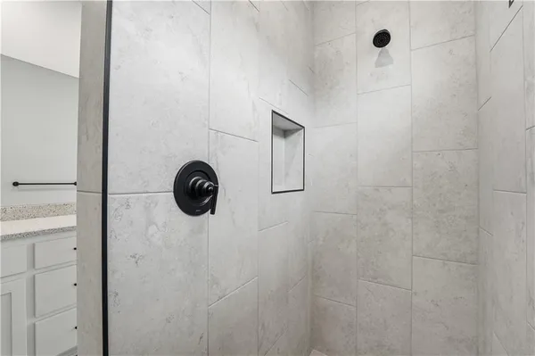 $390,990 | 1709 Northwest 105th Terrace, Kansas City, MO 64155