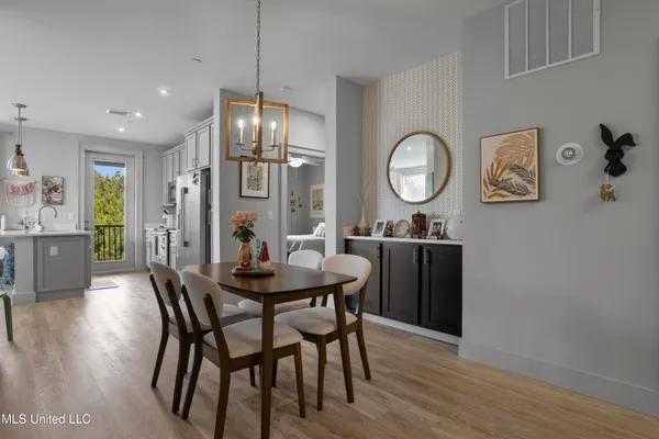 $254,500 | 2501 Bienville Boulevard, Unit 531, Ocean Springs, MS 39564