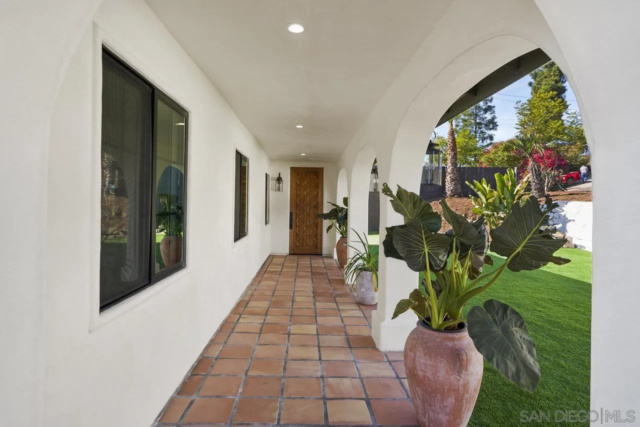 8843 Mariposa Street La Mesa, CA 91941 - Photo 4 of 60