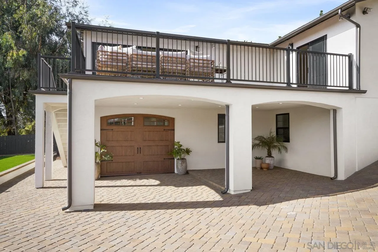 8843 Mariposa Street La Mesa, CA 91941 - Photo 46 of 60 a view of a house with a balcony