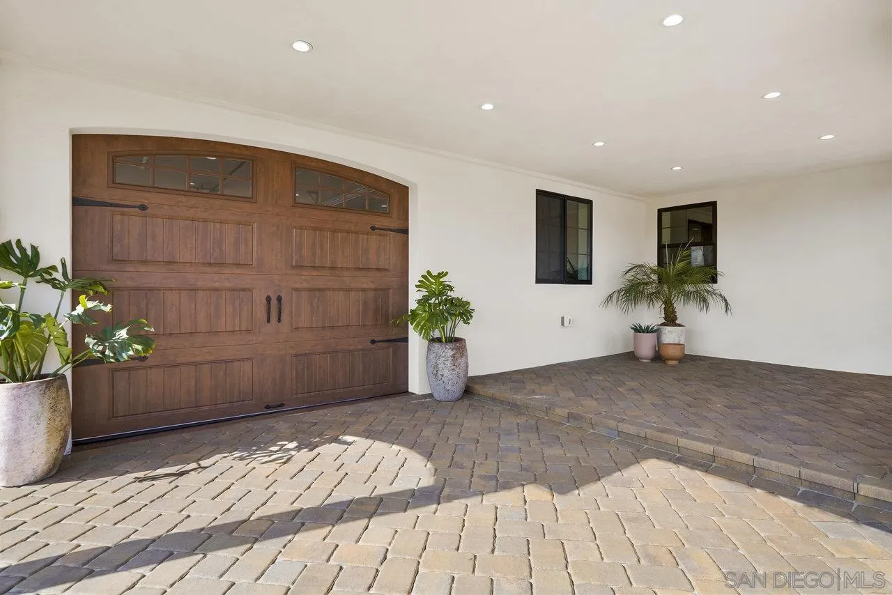 8843 Mariposa Street La Mesa, CA 91941 - Photo 47 of 60 a view of entryway with livingroom