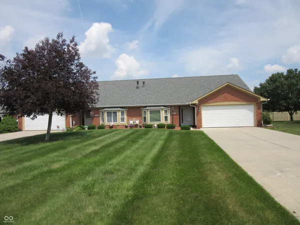 $264,900 | 339 Lakewood Court, Avon, IN 46123