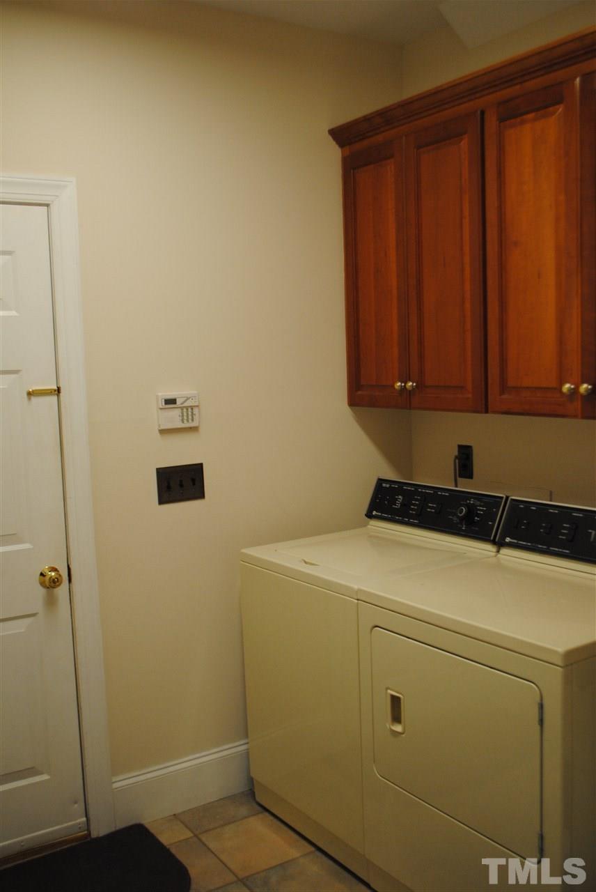 7032 Trenton Ridge Court Raleigh, NC 27613 - Photo 7 of 25
