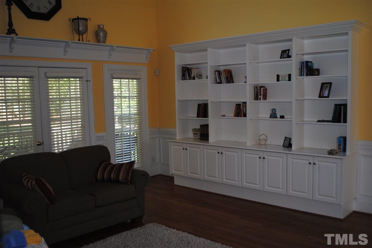 7032 Trenton Ridge Court Raleigh, NC 27613 - Photo 9 of 25