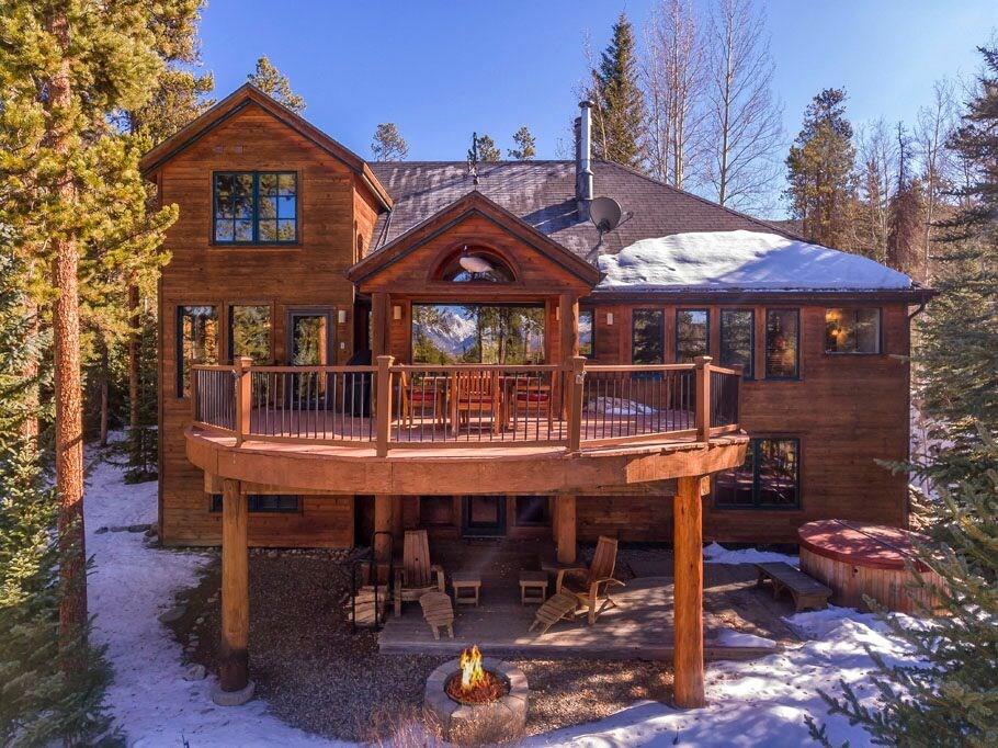 37 Wintergreen Circle Keystone, CO 80435 - Photo 28 of 35 a view of a dinning table and chairs in the patio
