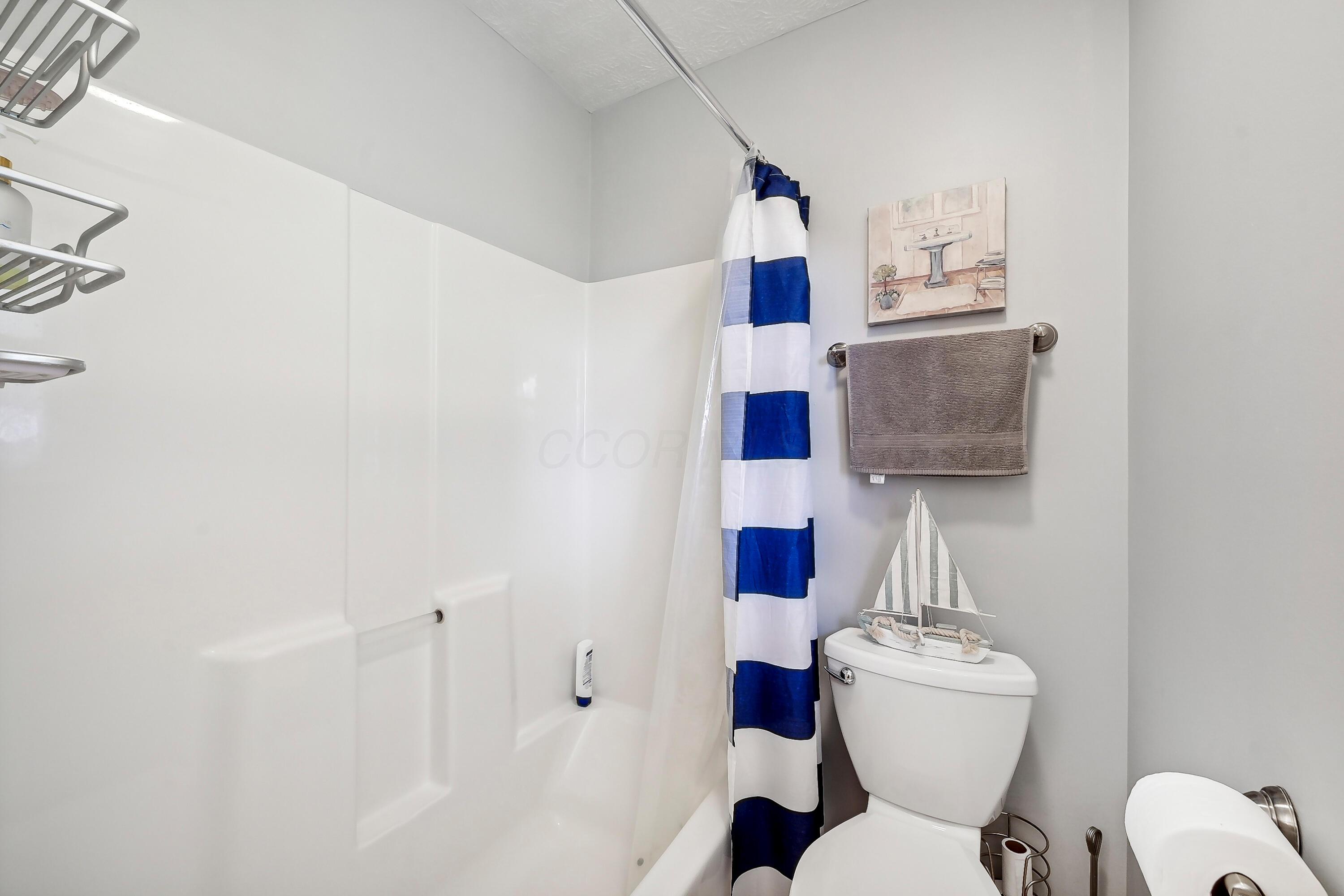 150 Fornof Road Columbus, OH 43207 - Photo 29 of 51 Tub shower combo