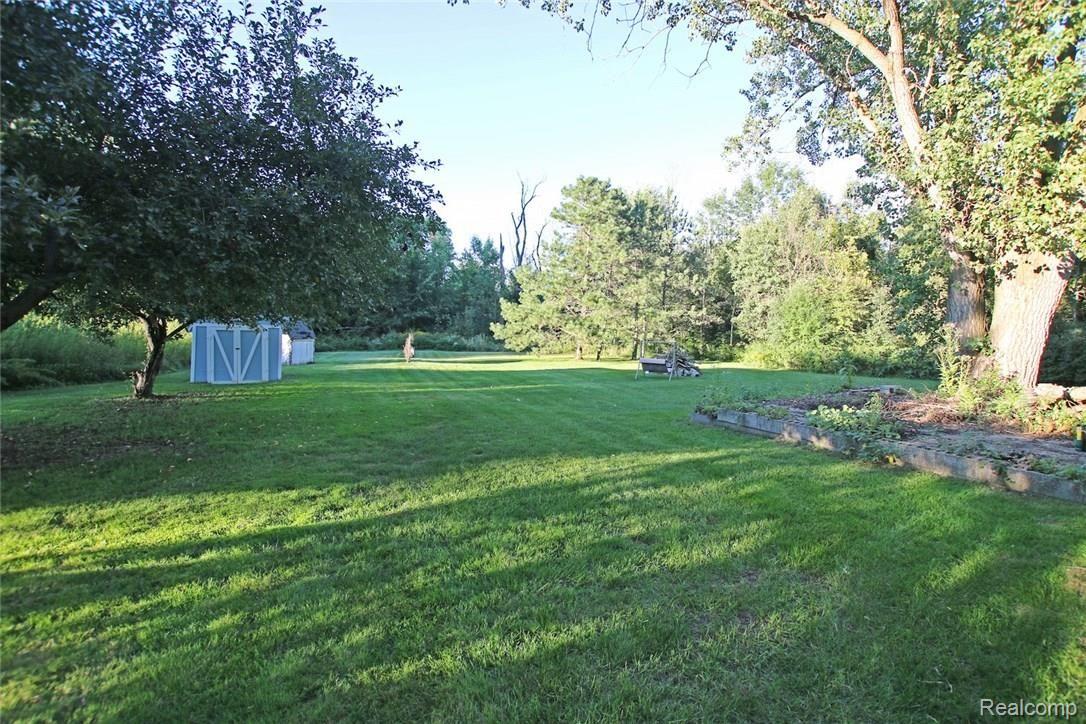 6233 East Potter Road Davison, MI 48423 - Photo 42 of 47 42) Backyard.jpg
