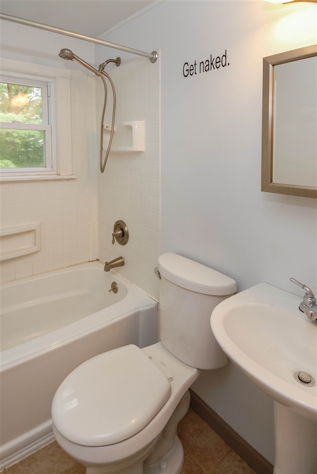 107 Washington Street Rochester, NH 03867 - Photo 12 of 17