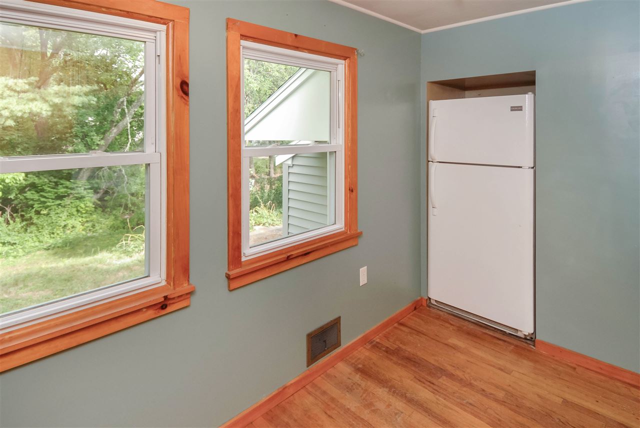 107 Washington Street Rochester, NH 03867 - Photo 8 of 17