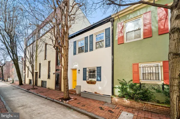 $2,700 | 1032 Waverly Street, Philadelphia, PA 19147