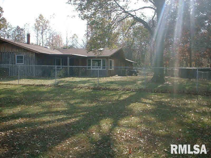 263 Russell Road De Soto, IL 62924 - Photo 4 of 14