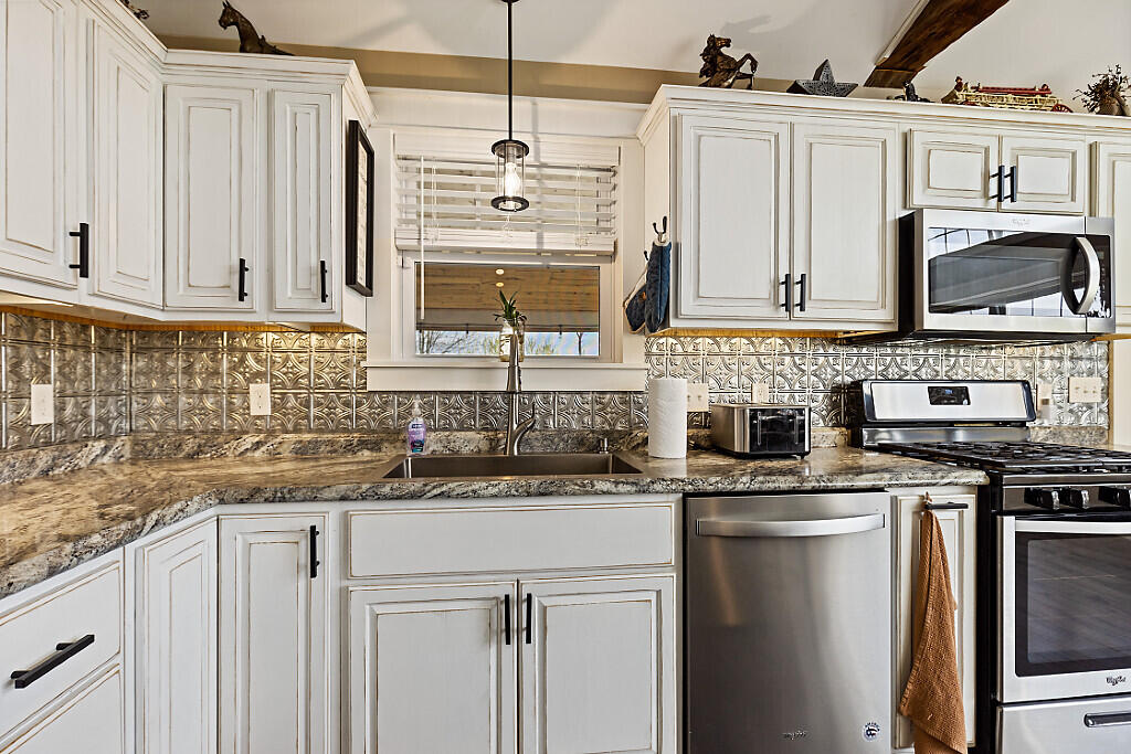 10 Shuman Road China, ME 04358 - Photo 9 of 64 25_BP5A0841_DxO_mls