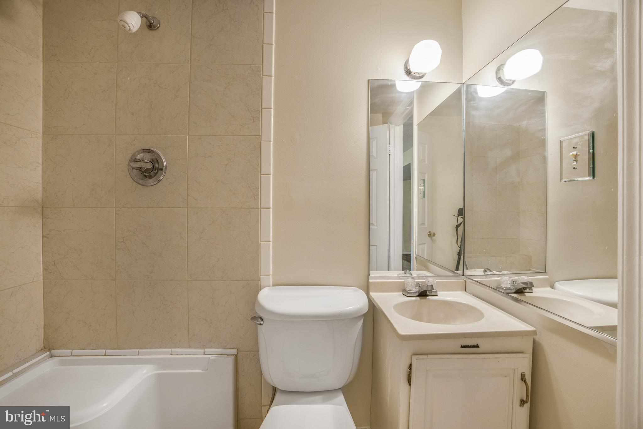 910 Falcon Drive Upper Marlboro, MD 20774 - Photo 3 of 125 Basement Bathroom