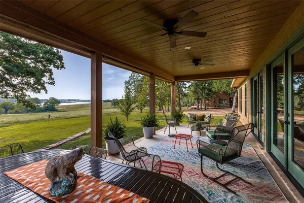 $4,100,000 | 1955 County Road 2980, Windom, TX 75492