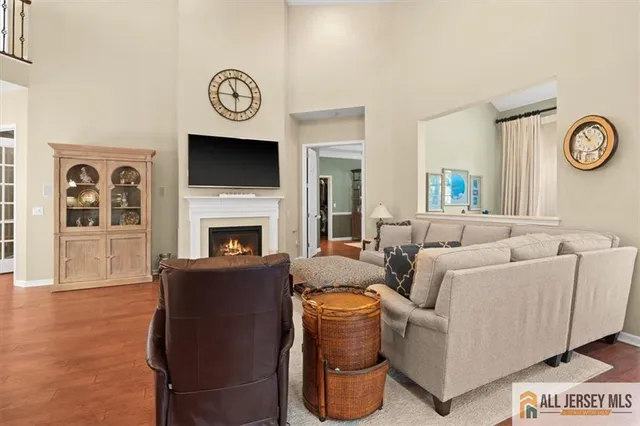 $910,000 | 12 Hardwick Drive, Kendall Park, NJ 08824