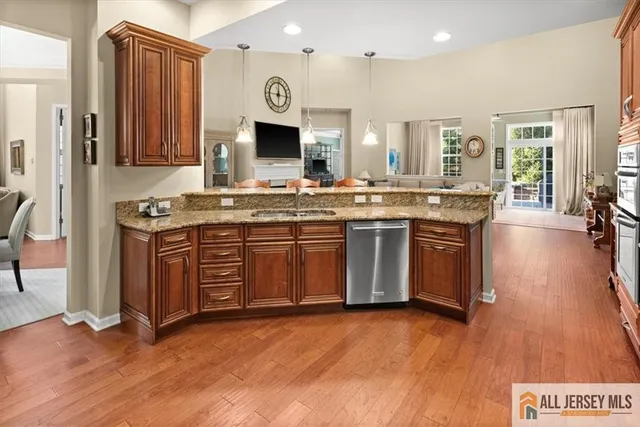 $910,000 | 12 Hardwick Drive, Kendall Park, NJ 08824