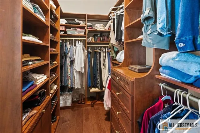 $910,000 | 12 Hardwick Drive, Kendall Park, NJ 08824