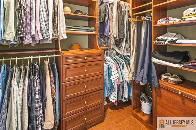 $910,000 | 12 Hardwick Drive, Kendall Park, NJ 08824