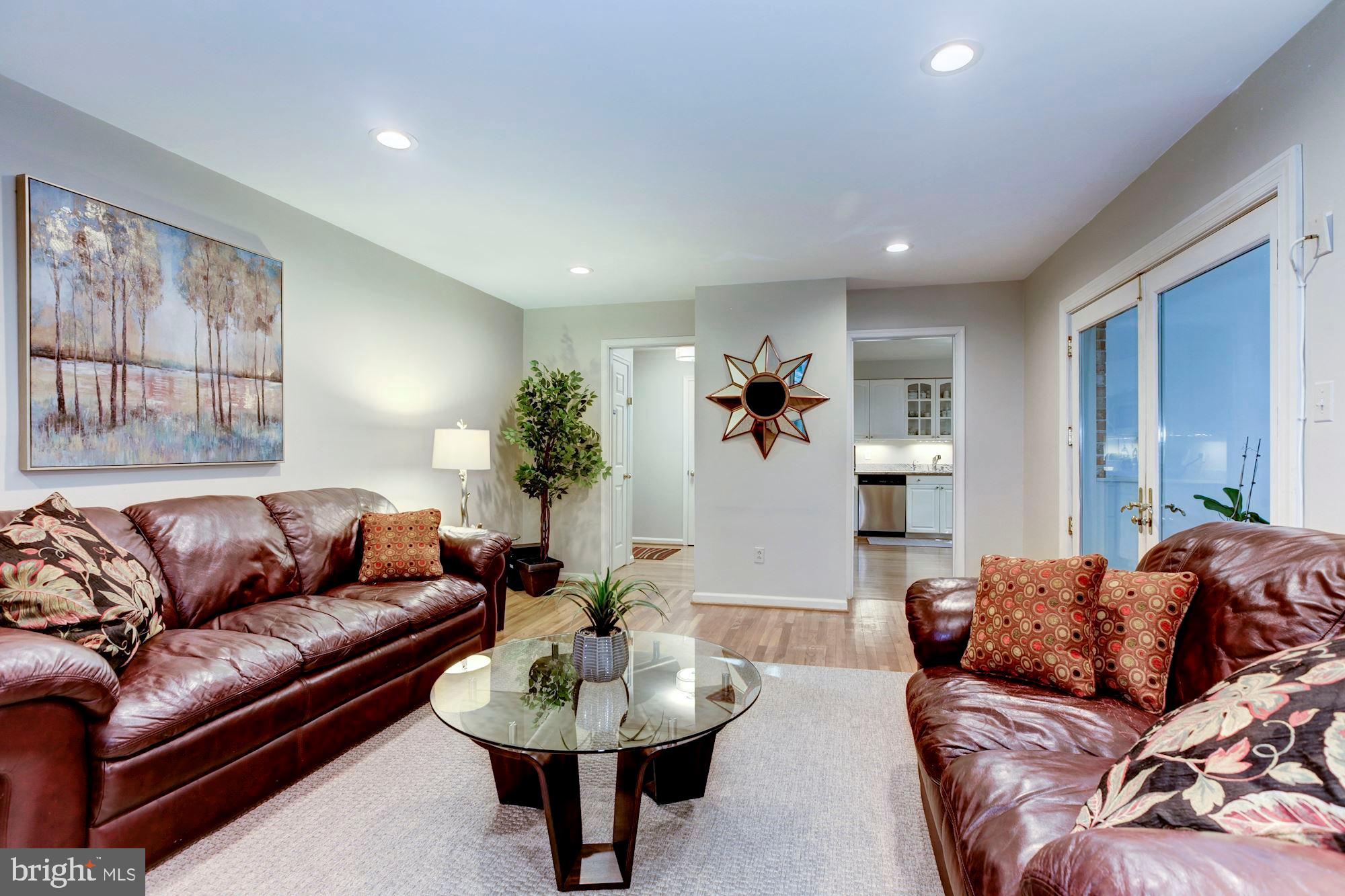 11817 Hunting Ridge Court Potomac, MD 20854 - Photo 14 of 31 Main Level - Family Room