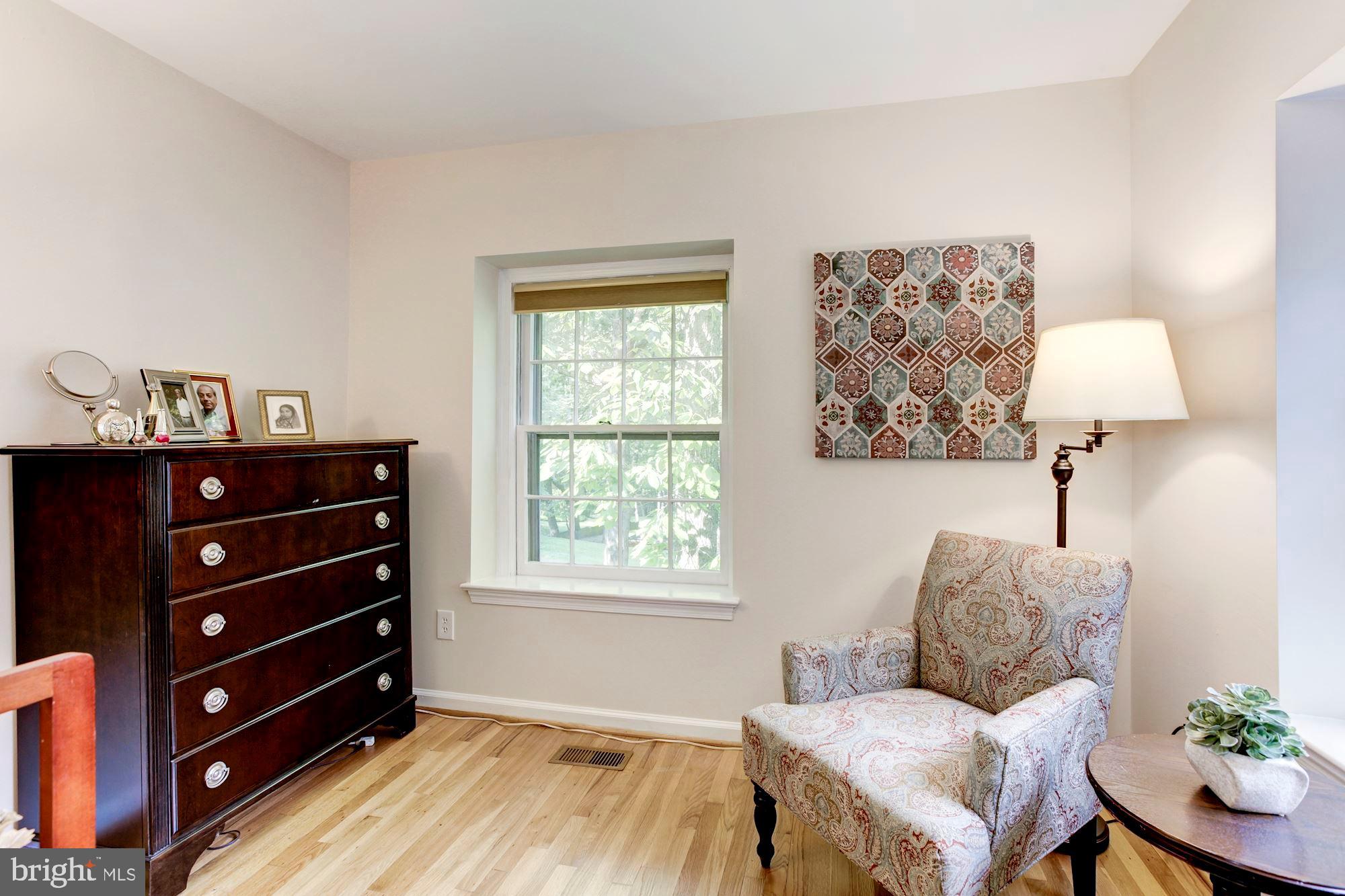 11817 Hunting Ridge Court Potomac, MD 20854 - Photo 21 of 31 Upper Level - Master Sitting Room