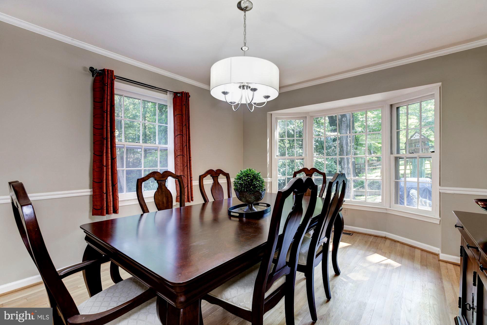11817 Hunting Ridge Court Potomac, MD 20854 - Photo 7 of 31 Main Level - Dining Room