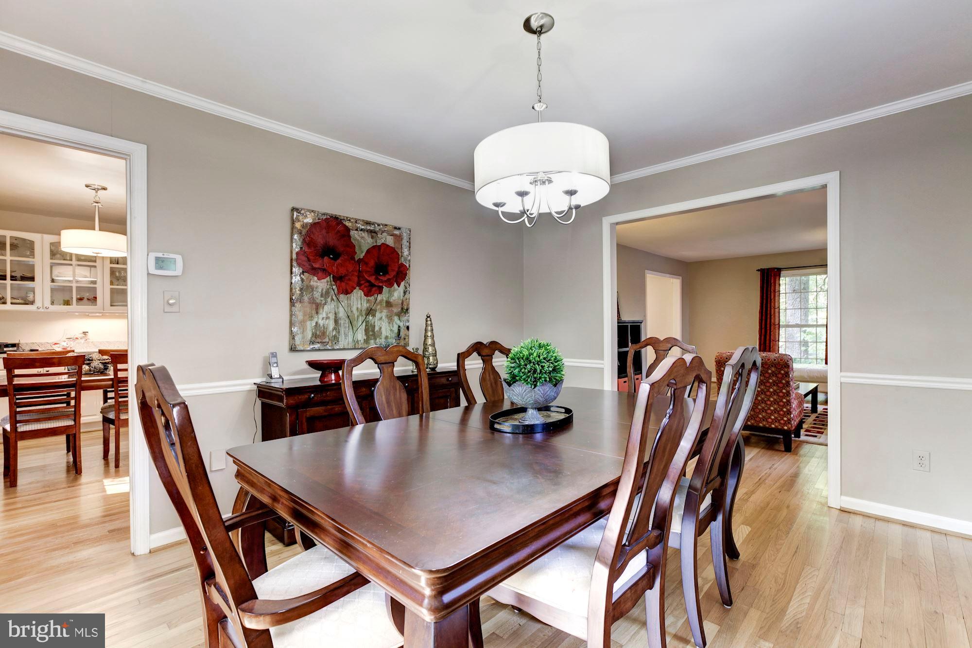 11817 Hunting Ridge Court Potomac, MD 20854 - Photo 8 of 31 Main Level - Dining Room