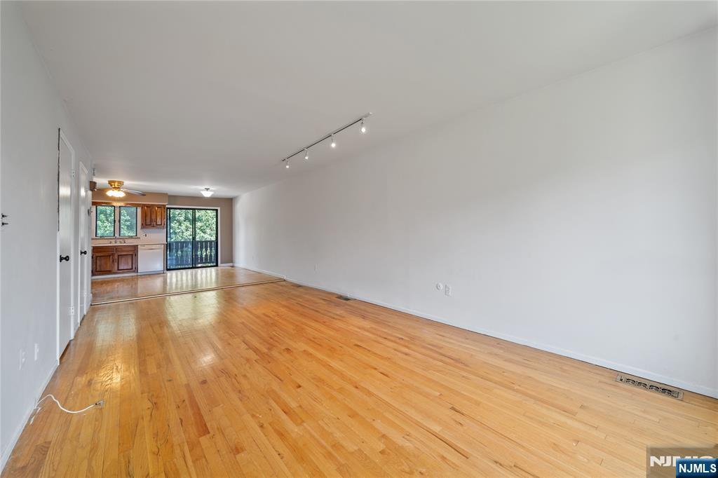 24 River Road, Unit E535 Clifton, NJ 07014 - Photo 10 of 29 Gallery Image 10