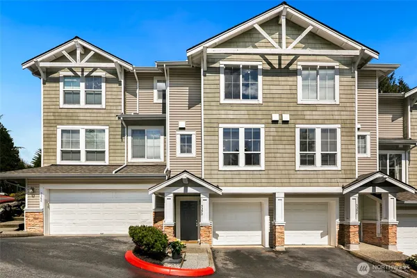 $725,000 | 5390 237th Terrace Southeast, Unit 302, Issaquah, WA 98029