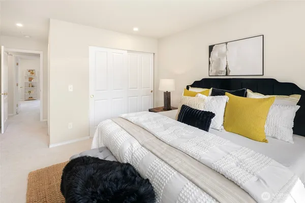 $725,000 | 5390 237th Terrace Southeast, Unit 302, Issaquah, WA 98029