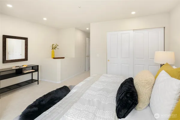 $725,000 | 5390 237th Terrace Southeast, Unit 302, Issaquah, WA 98029
