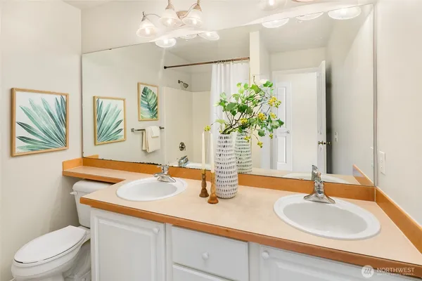 $725,000 | 5390 237th Terrace Southeast, Unit 302, Issaquah, WA 98029